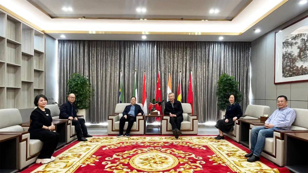 888���š����й������ٷ���վ